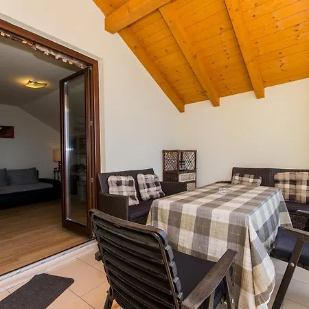 Siljug Apartment *